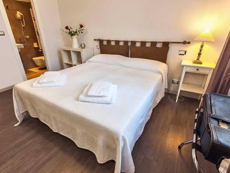 Ai 2 Papi Alojamento de Acomodação e Pequeno-almoço Roma